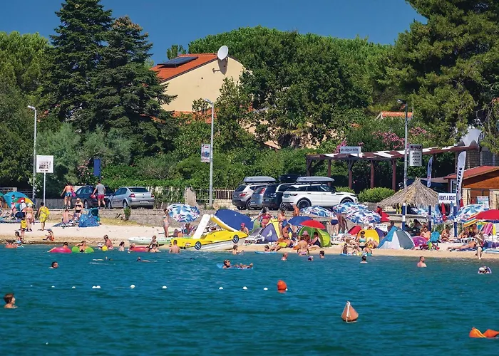 In Sveti Filip i Jakov